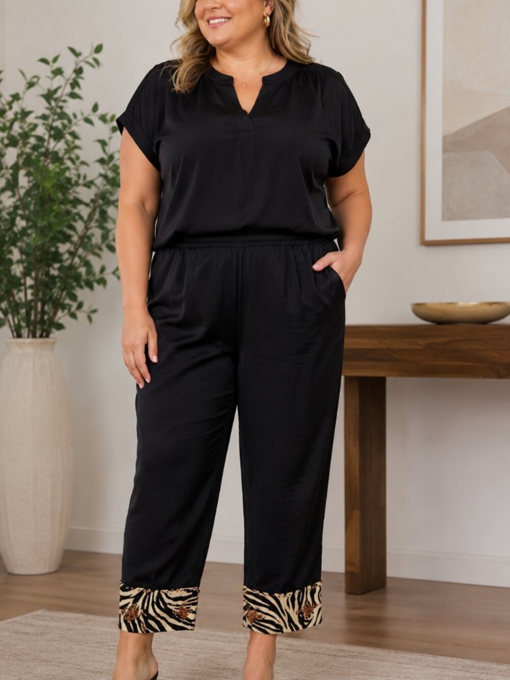 Silkland Woman 18W Black Silk Crop Pants Animal Print Cuffs Back Elastic Waist